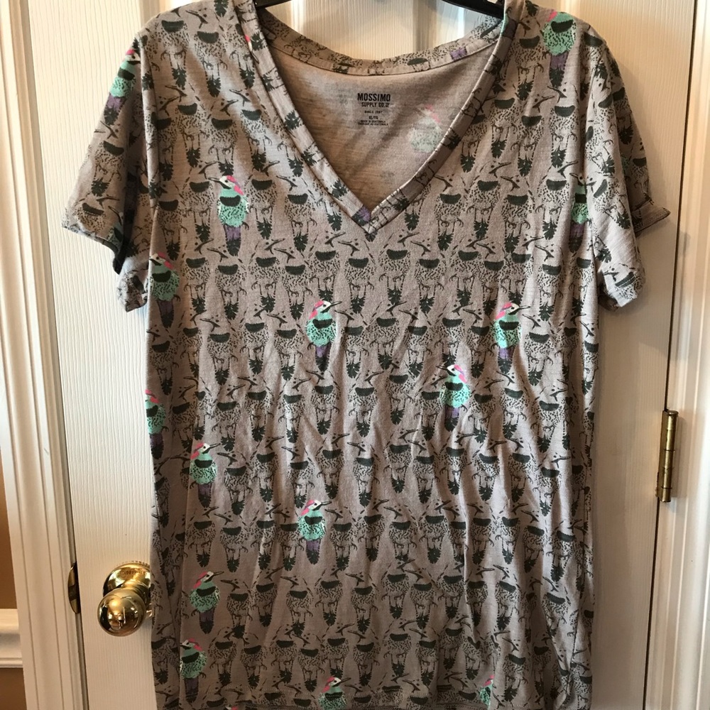 Gray tee